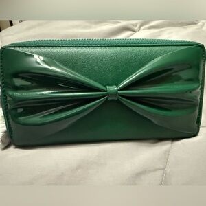 NWT Retro Green Bow Clutch